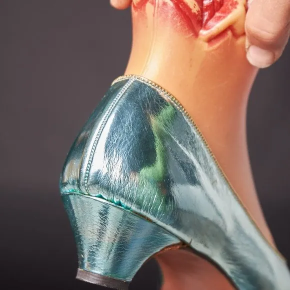 1960s Metallic Blue Kitten Heels Pumps