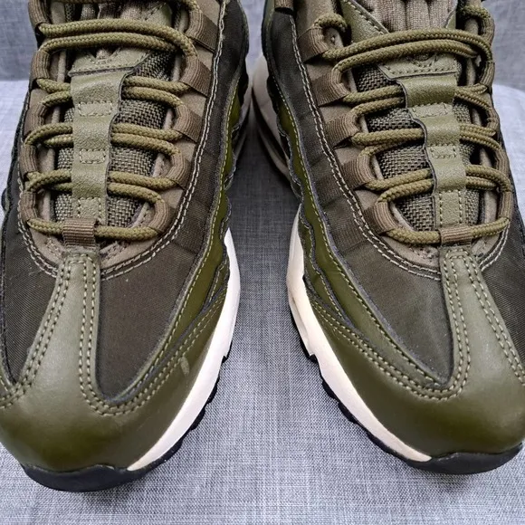 2018 Women's Nike Air Max 95 Olive Canvas Running Shoes 307960-304 Sz 7