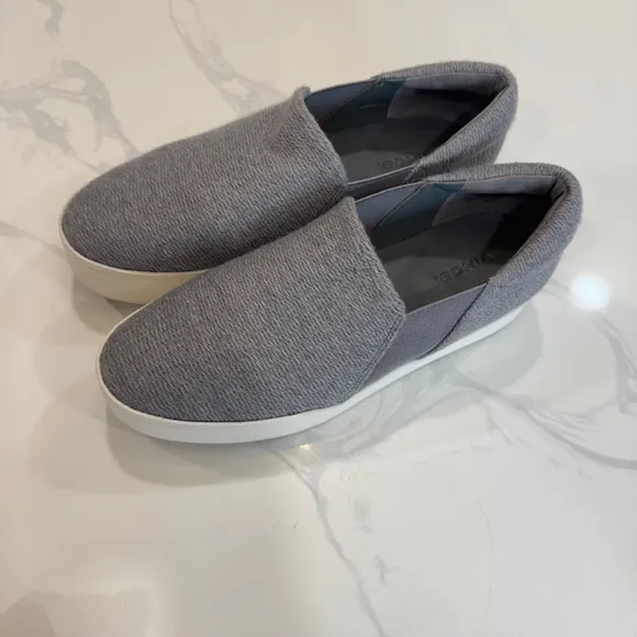 $249 Vince Warren Tweed Sneaker Slip-On Shoes Women's Sz 8 Light Gray