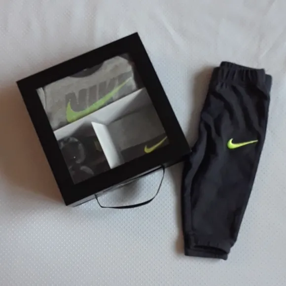 4pc NIKE SET