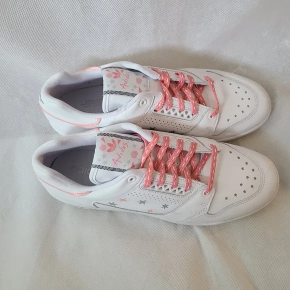 Addidas Slamcourt Leather shoes  size 9.5