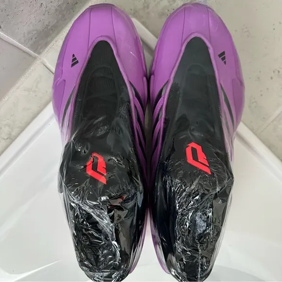 adidas Dame 9 Sneaker Size 11.5 Men