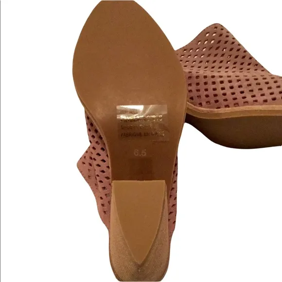 Adorable JEFFREY CAMPBELL soft pink heeled shoes