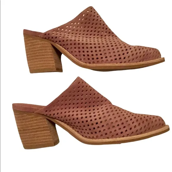 Adorable JEFFREY CAMPBELL soft pink heeled shoes