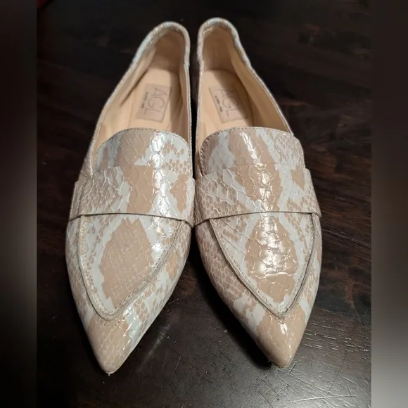 AGL Women's Size 39 Snakeskin Loafers NWOT