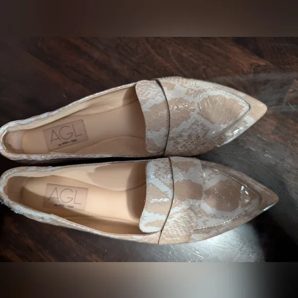 AGL Women's Size 39 Snakeskin Loafers NWOT