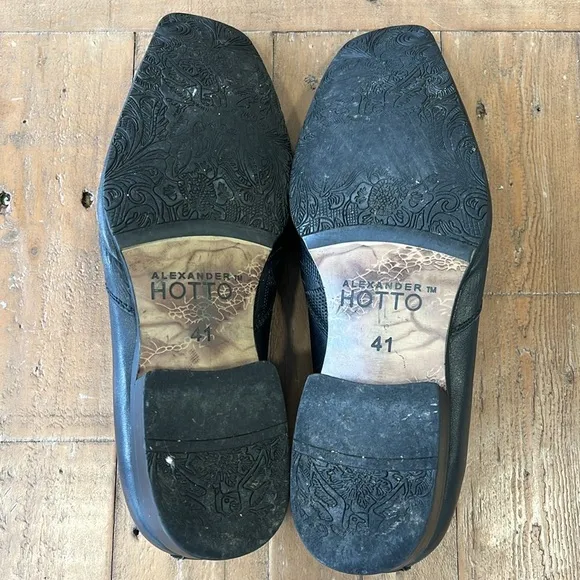 Alexander Hotto Men's Black Leather paisley etch Slip-On Shoes