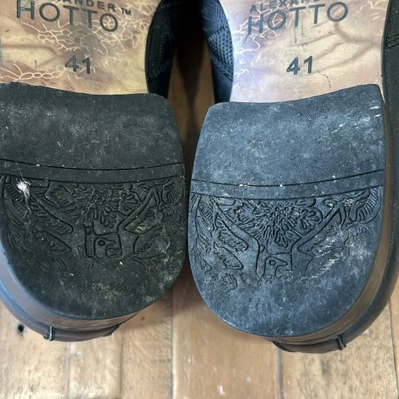 Alexander Hotto Men's Black Leather paisley etch Slip-On Shoes