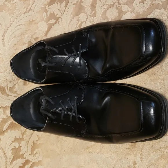 Alfani,Mens faux leather black dress shoes size 12 M.