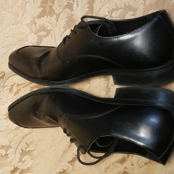 Alfani,Mens faux leather black dress shoes size 12 M.