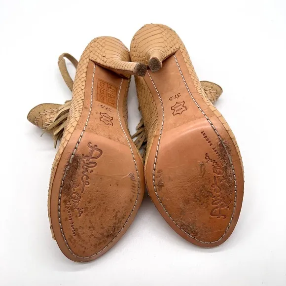 ALICE   OLIVIA Shoes Womens 7 Tan Fringe Heel Snake Embossed Leather Sling Back