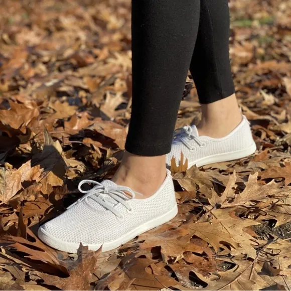 Allbirds - NWOT Women's white tree skippers lace up sneakers shoes size 9