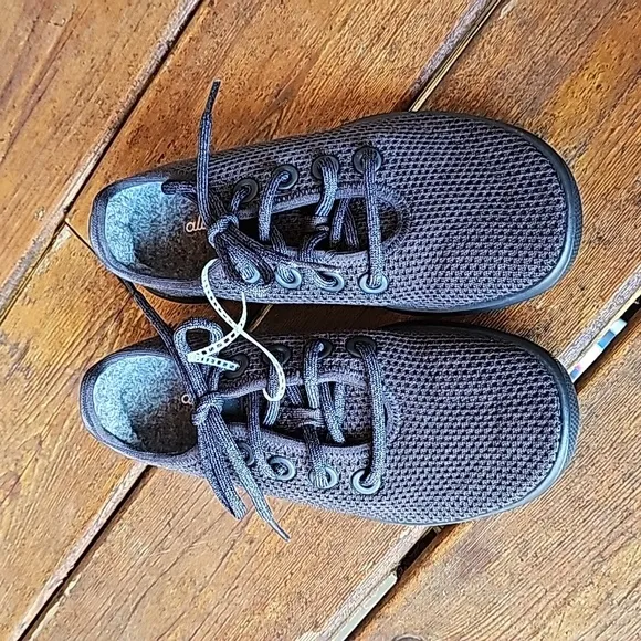 ALLBIRDS Tree Runners