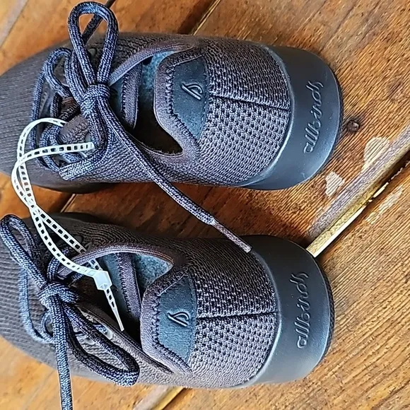 ALLBIRDS Tree Runners
