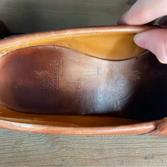 Allen Edmonds Cody Mens size 9.5 wide EEE shoes brown tasseled loafers