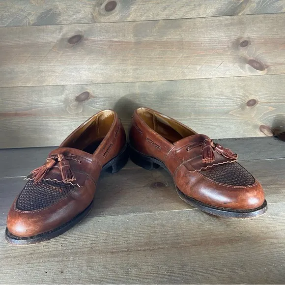 Allen Edmonds Cody Mens size 9.5 wide EEE shoes brown tasseled loafers