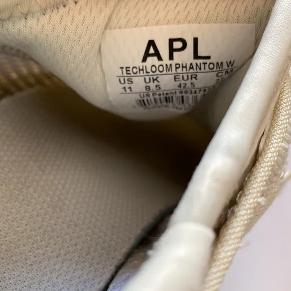 APL Techloom Phantom women’s 11 shoes ivory VGUC