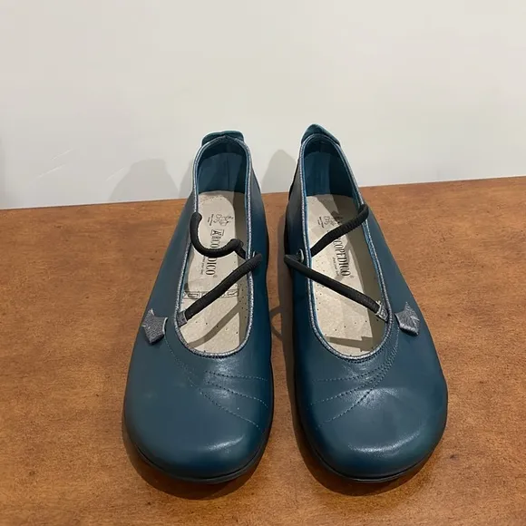 Arcopedico Vitoria Flats Indigo/Pewter Size EU 43 US 12 NWOT Comfort Shoes