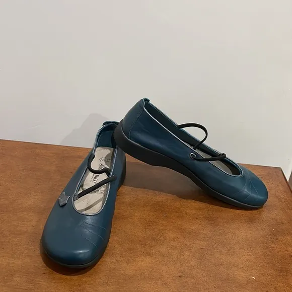 Arcopedico Vitoria Flats Indigo/Pewter Size EU 43 US 12 NWOT Comfort Shoes