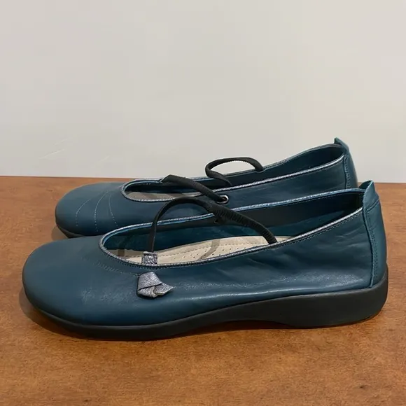 Arcopedico Vitoria Flats Indigo/Pewter Size EU 43 US 12 NWOT Comfort Shoes