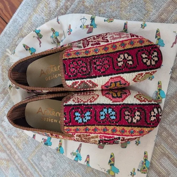 Artemis Design Co. Smoking Shoes