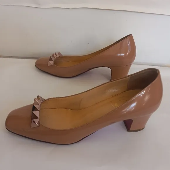 Authentic Christian louboutin Pyramidame 38.5 patent heels