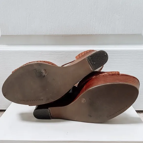 Banana Republic Brown Cognac Woven Leather Wedges Size 10