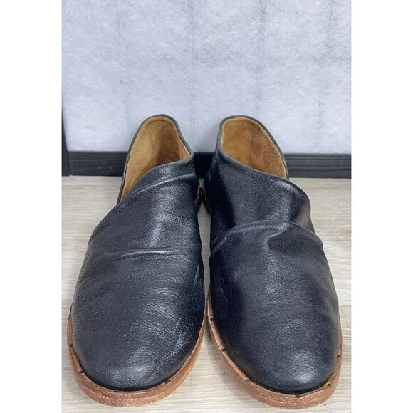 Beek Puffin Leather Shoes. Size: 8.5