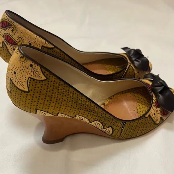 BETTYE MULLER Artifact Italy, Bow Paisley Canvas Leather Peep-Toe Pumps 37.5.