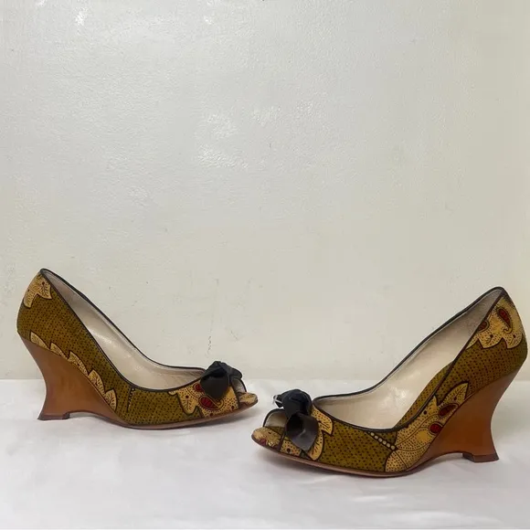 BETTYE MULLER Artifact Italy, Bow Paisley Canvas Leather Peep-Toe Pumps 37.5.