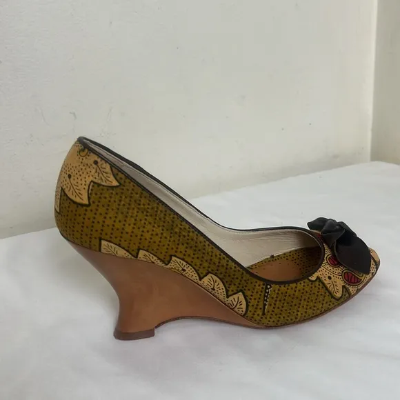 BETTYE MULLER Artifact Italy, Bow Paisley Canvas Leather Peep-Toe Pumps 37.5.