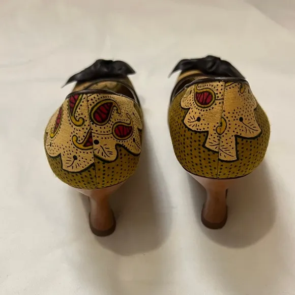 BETTYE MULLER Artifact Italy, Bow Paisley Canvas Leather Peep-Toe Pumps 37.5.