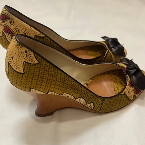 BETTYE MULLER Artifact Italy, Bow Paisley Canvas Leather Peep-Toe Pumps 37.5.