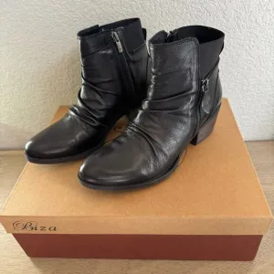 Biza Vivien 7-7.5 38 Black Leather Heeled Booties