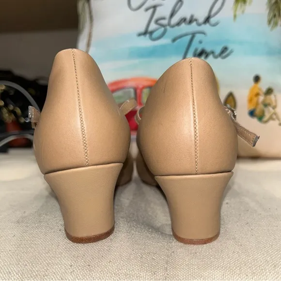 Bloch NWOB! Ladies Tan Leather Cabaret Character Shoes Size 9.5