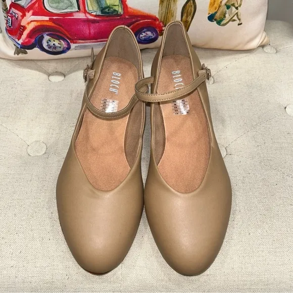 Bloch NWOB! Ladies Tan Leather Cabaret Character Shoes Size 9.5