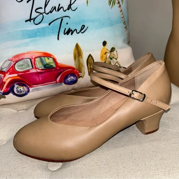 Bloch NWOB! Ladies Tan Leather Cabaret Character Shoes Size 9.5