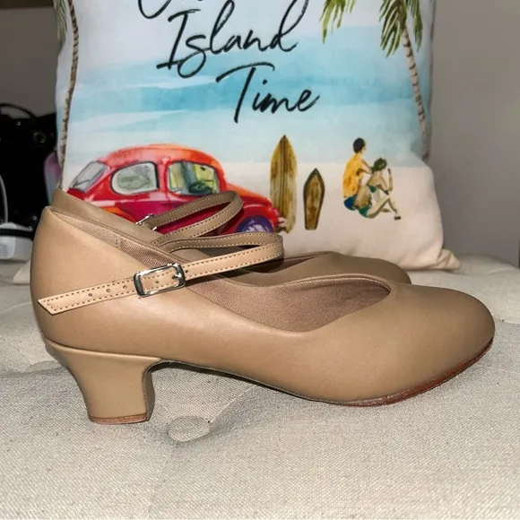 Bloch NWOB! Ladies Tan Leather Cabaret Character Shoes Size 9.5