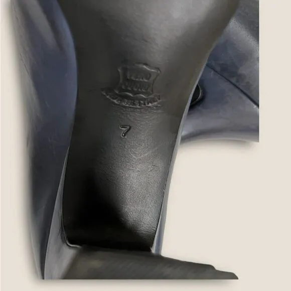 Blue leather shoes size 7 by MARCHEZ VOUS