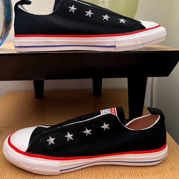 BNWoT CTAS Converse 665169F low STARS (3 Jr.) KICKS