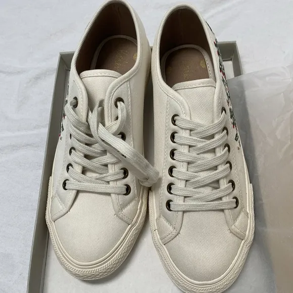 Boden Strawberry Embroidered White Canvas Sneakers
