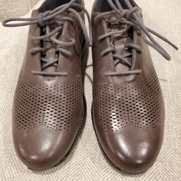 Brand new Cole Haan 2. Zero Grand leather shoes