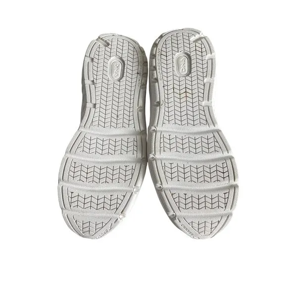 Brooks Addiction Walker 2 White Leather Shoes, 1203091D142, Size 11.5