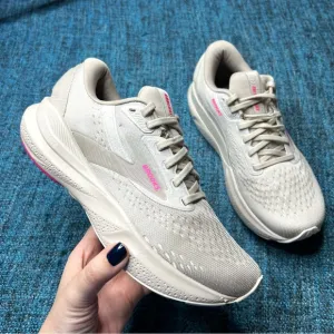 Brooks Adrenaline GTS 24 Running Shoes in Chateau Grey Pink