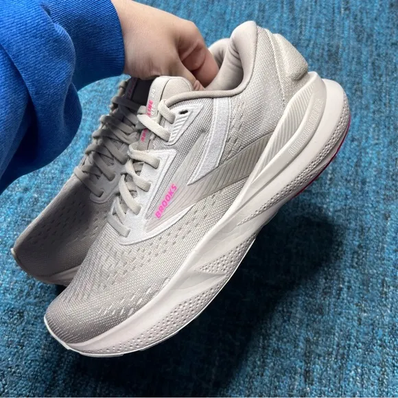 Brooks Adrenaline GTS 24 Running Shoes in Chateau Grey Pink