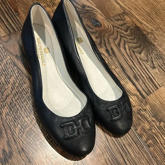 Bruno Magli Bibi women slip on ballet flat shoes size 37 in black