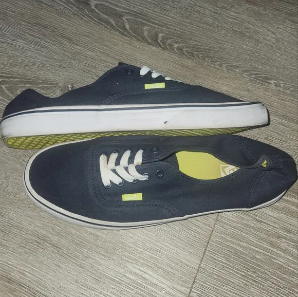Bundle of 2 Vans Men's Brown &amp; Navy Canvas Sneakers