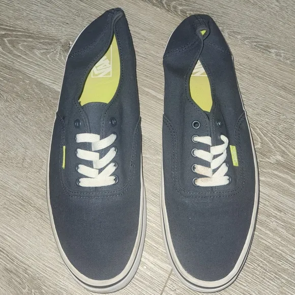 Bundle of 2 Vans Men's Brown &amp; Navy Canvas Sneakers