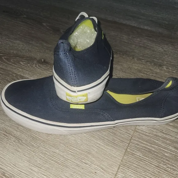 Bundle of 2 Vans Men's Brown &amp; Navy Canvas Sneakers