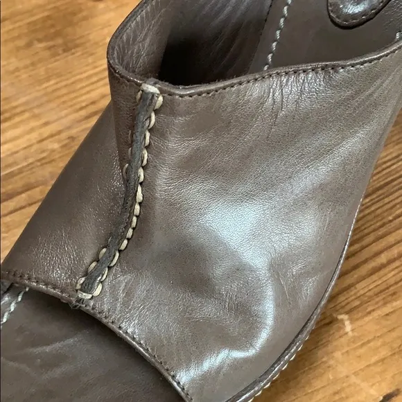 🔥☄️☄️☄️Buttery Soft Leather Platform Mules. 38